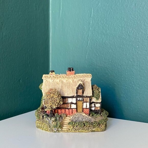 Miniature HOUSE FIGURINE The Aristocrat Collection EPL Tudor Cottage Collectible - Picture 2 of 9